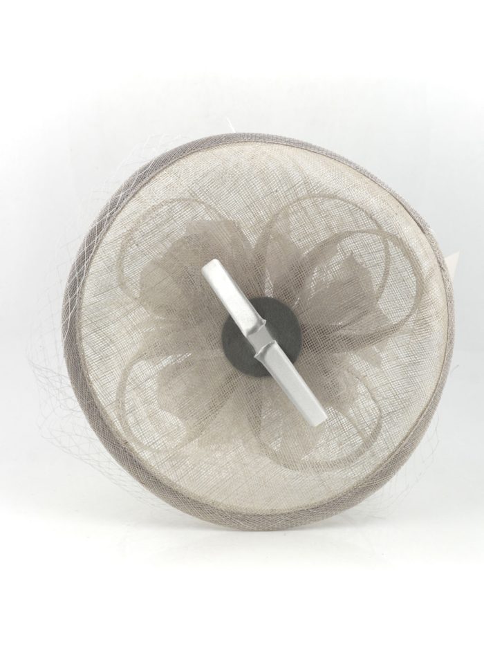 Tocado mediano plumas plata