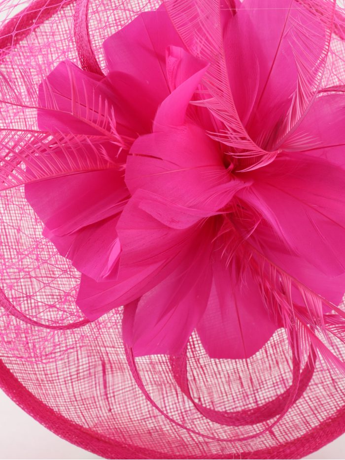 Tocado mediano plumas fuxia