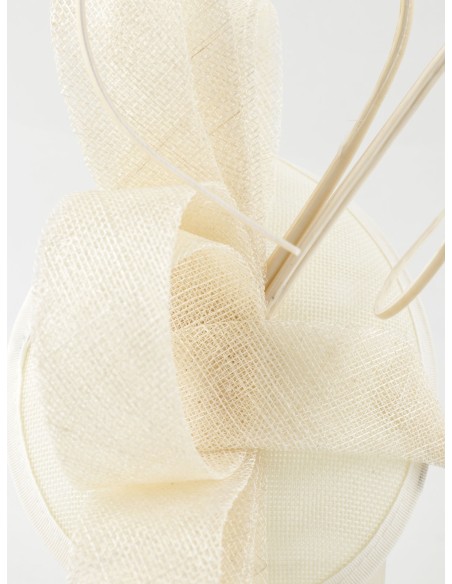 Tocado mediano plumas blanco-roto