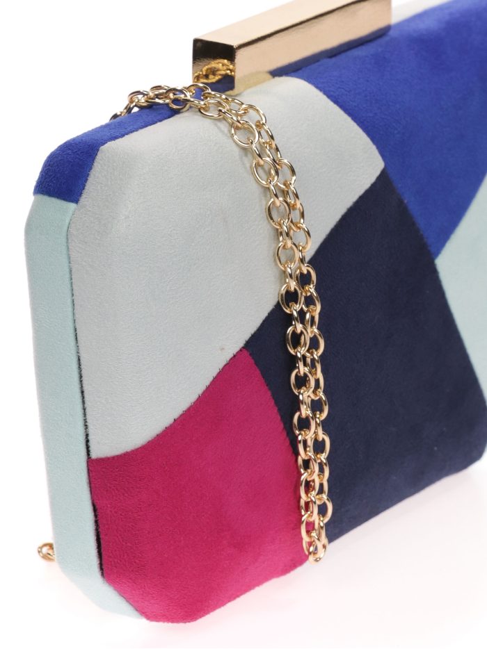 Fuchsiafarbene Partyclutch aus Wildlederimitat mit Kontrast.