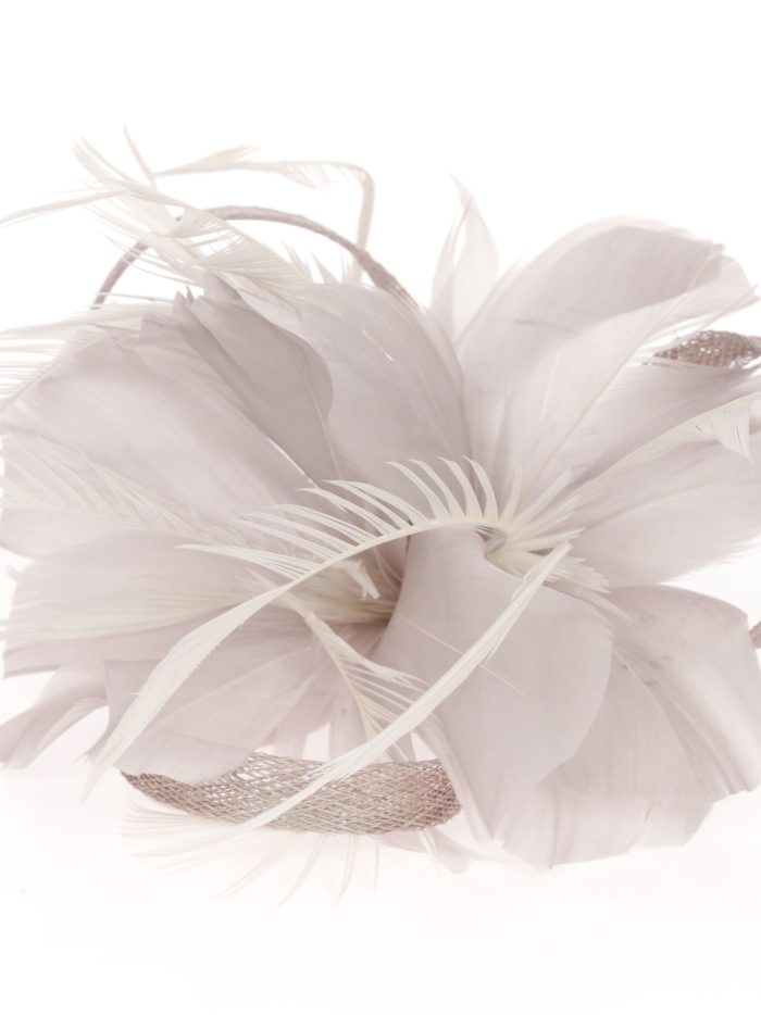 Tocado pequeño plumas plata