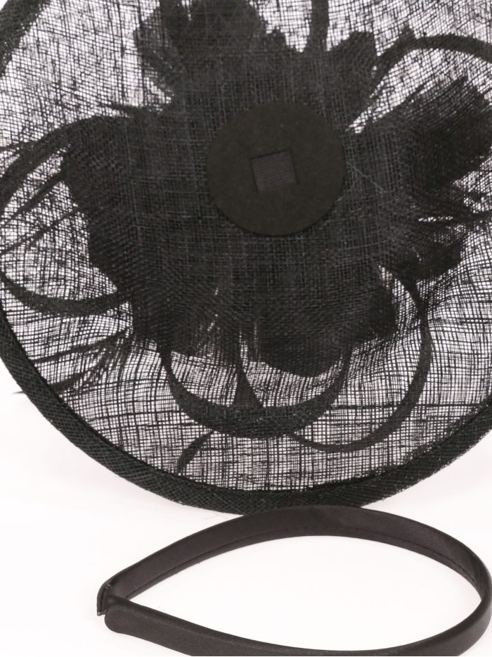 Tocado mediano plumas negro