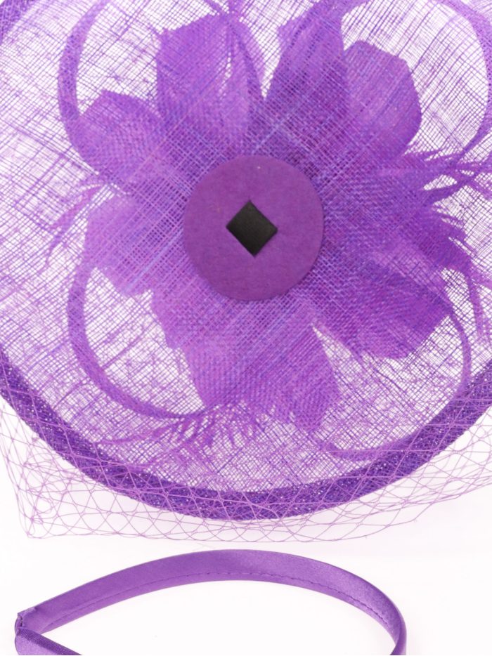 Tocado mediano plumas morado