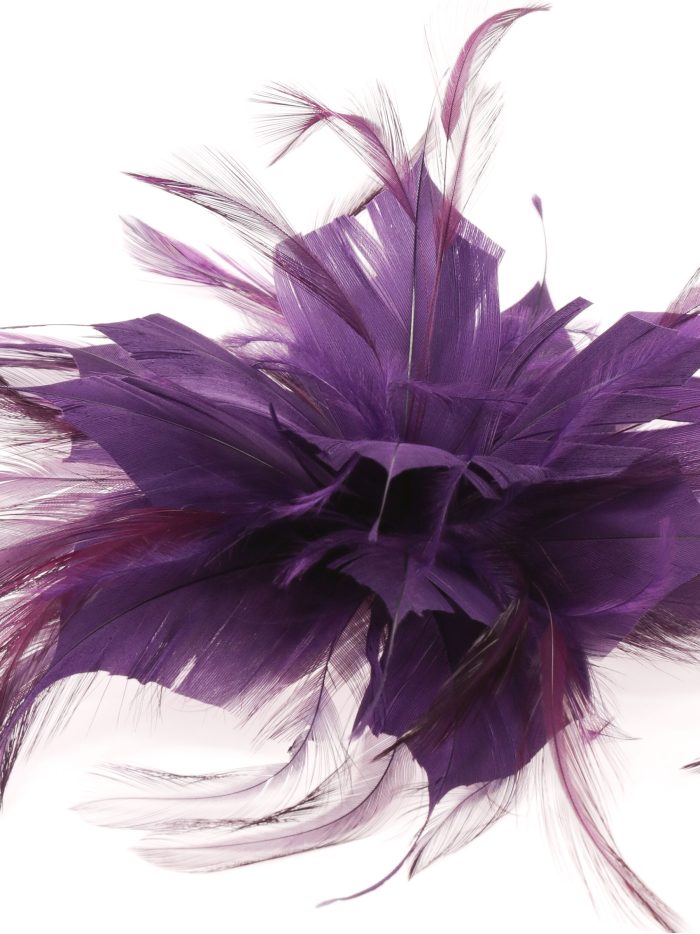 Tocado pequeño plumas berenjena