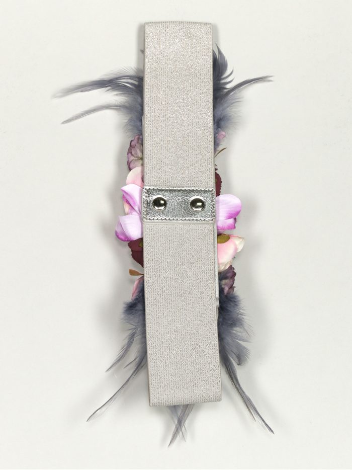 Cinturón elástico flores plumas plata