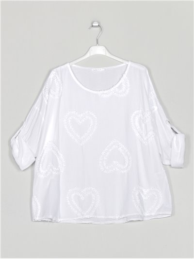 Embroidered heart blouse blanco