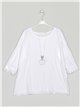 Oversized T-shirt with necklace blanco
