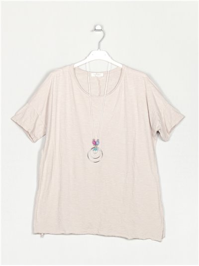 Oversized T-shirt with necklace beis