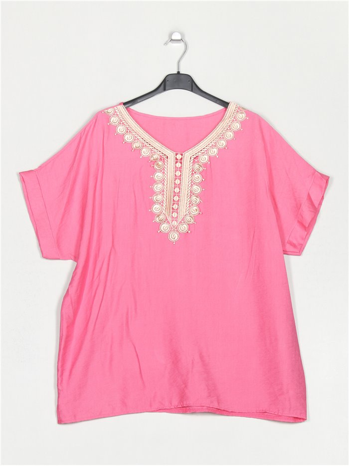 Plus size blouse with guipure fucsia
