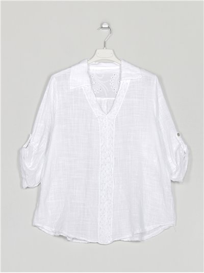 Oversized blouse with guipure blanco