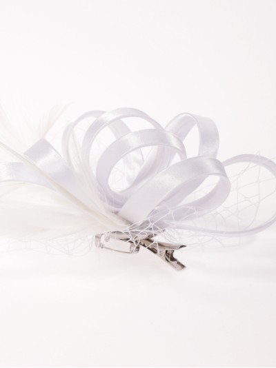 Tocado pequeño plumas blanco 2