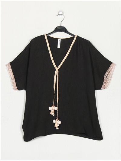 Plus size blouse with tassels details negro