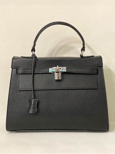 Bolso tote piel detalle metálico negro