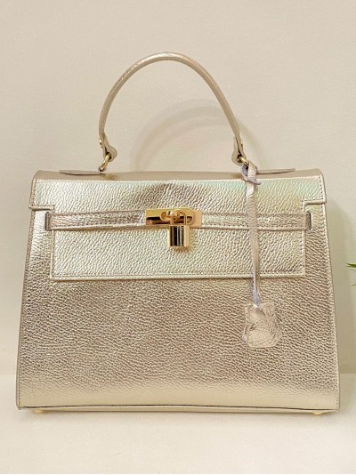 Bolso tote piel detalle metálico oro