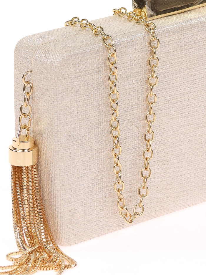 Party-Clutch aus Raffia mit Quasten in Hellgold