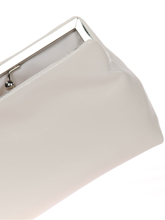 Cartera de fiesta acharolado blanco