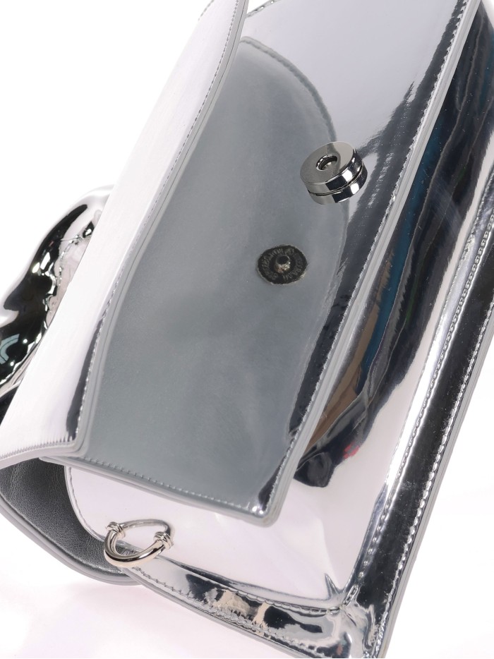 Mini bolso tote de fiesta acharolado plata