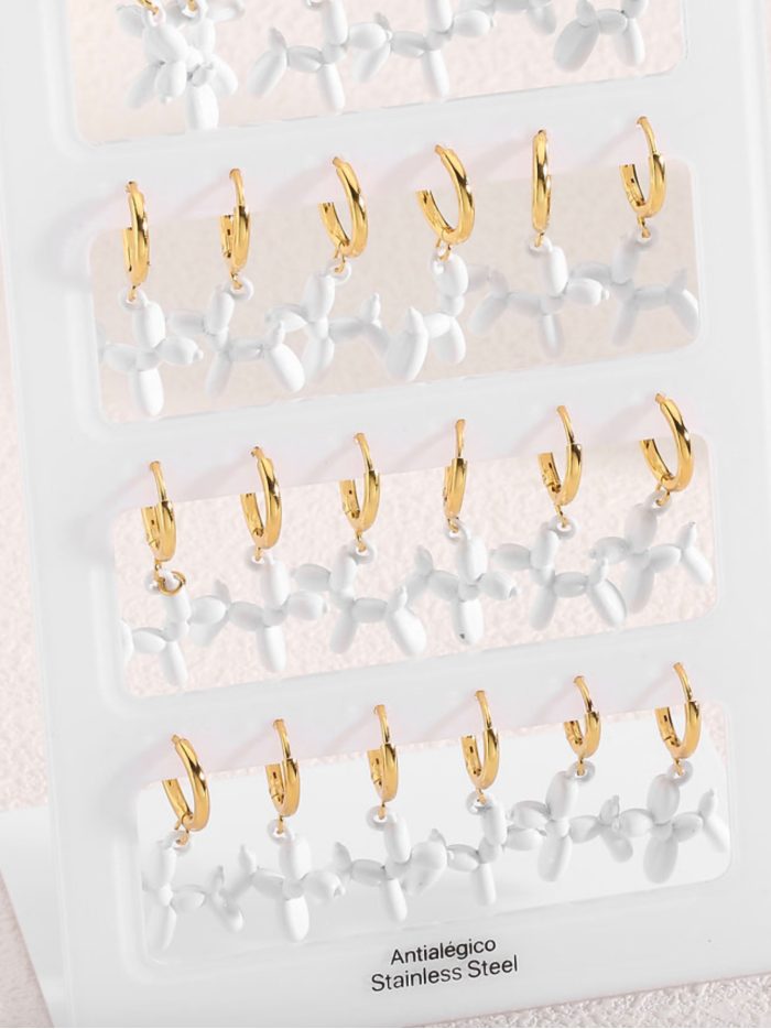 Conjunto de brincos de argola com cachorro salsicha - Aço inoxidável.