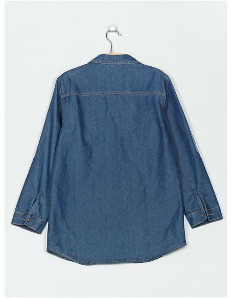 Camisa denim amplia bordada flores