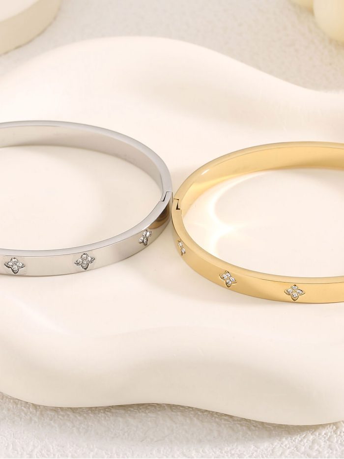 Bracciale rigido a trifoglio con zirconi - Acciaio inossidabile