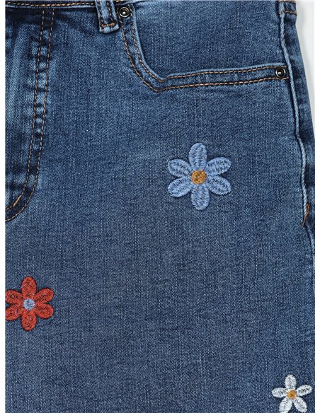 Embroidered floral bermuda shorts