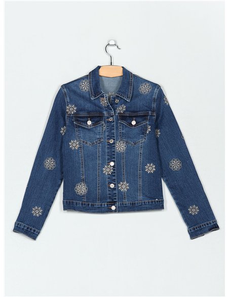 Cazadora denim bordada flores