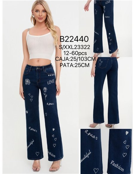 Jeans rectos bordados LOVE