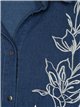 Camisa denim amplia bordada flores