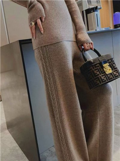 Pantalón recto punto cálido estructura trenzas