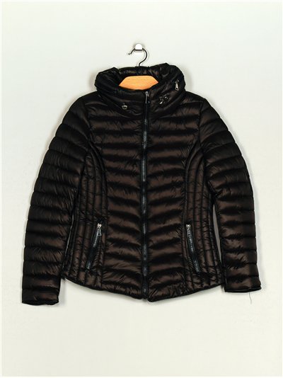 Anorak corto capucha plegable