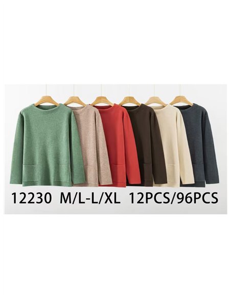 Oversized soft sweater with pockets