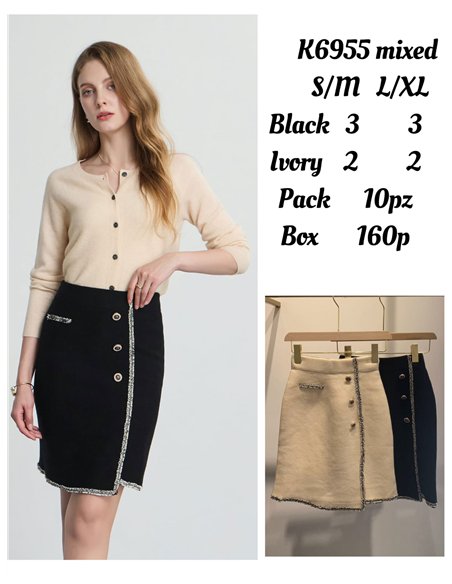 Falda mini punto botones desflecados