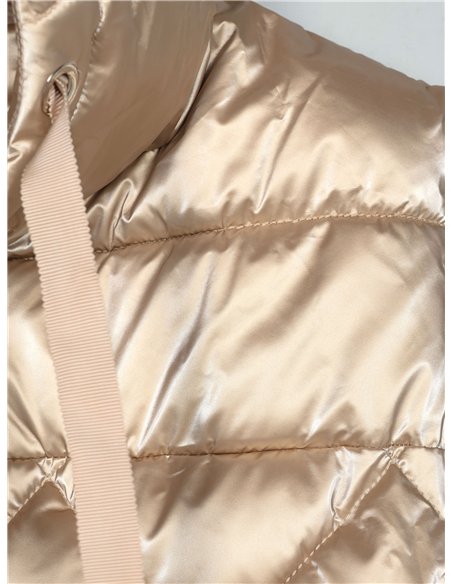 Chaleco largo acharolado capucha water repellent