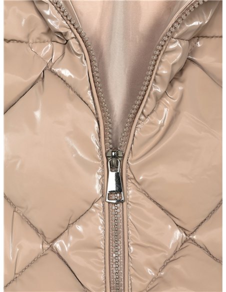 Chaleco largo acharolado capucha water repellent