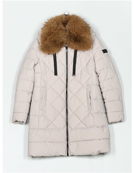 Anorak amplio acharolado capucha cuello pelo