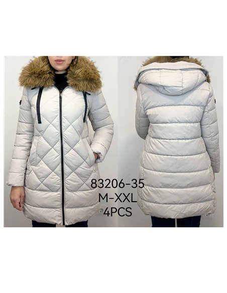 Anorak amplio acharolado capucha cuello pelo