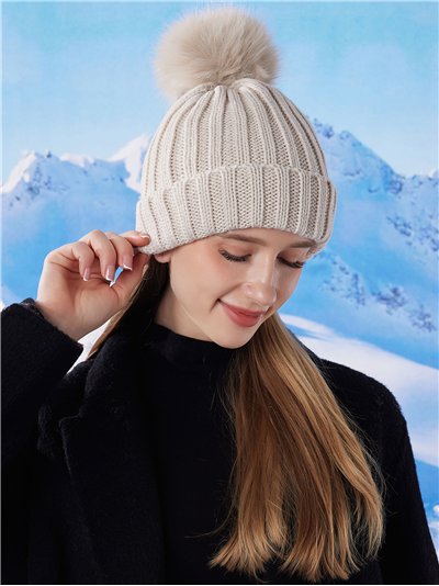 Gorro punto canalé pompon