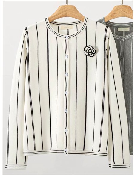 Chaqueta punto franjas broche de flor