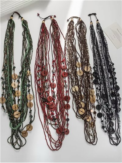 Collar múltiple con abalorios