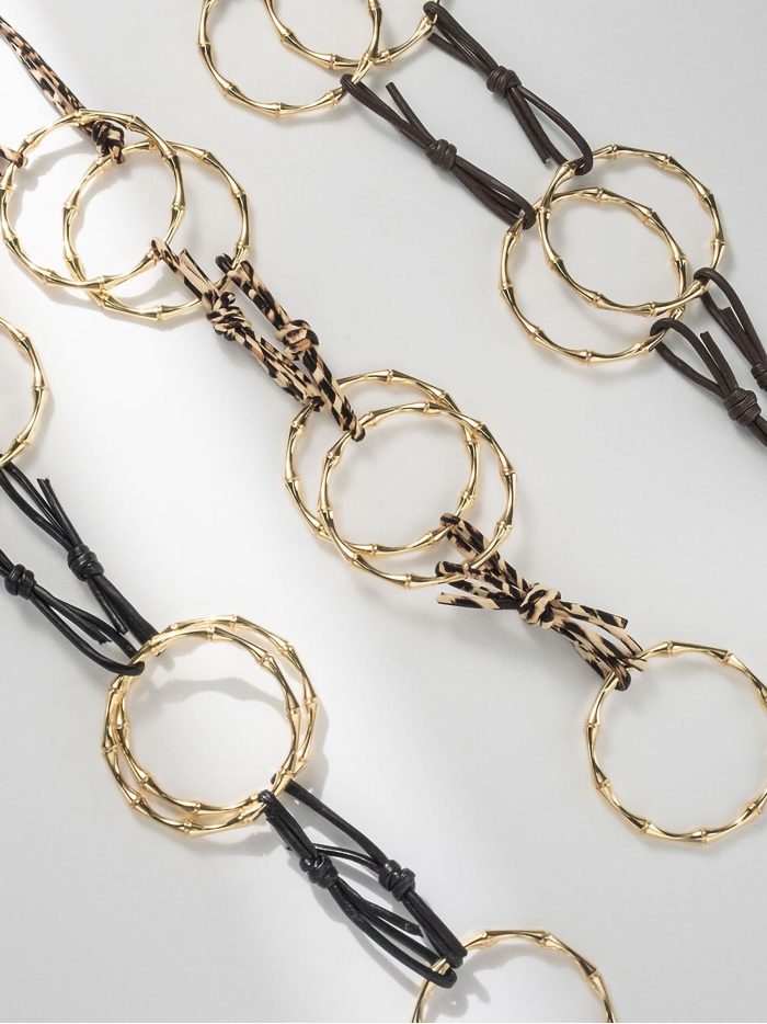 Collar cuerda aros dorados