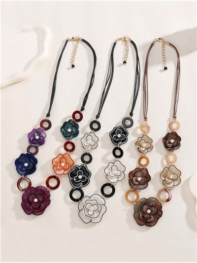 Collar cuerda flores múltiples de resina