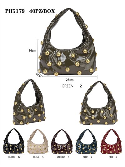 Bolso de hombro charol tachas