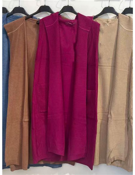 Chaleco punto canalé capucha