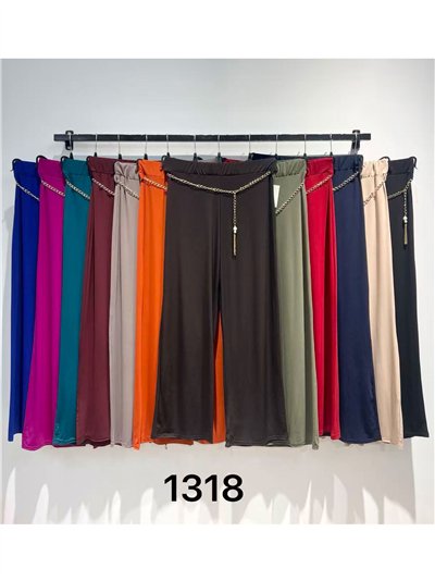 Pantalón lycra recto con cinturón cadena