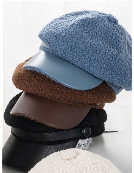 Gorra borreguito con visera efecto piel
