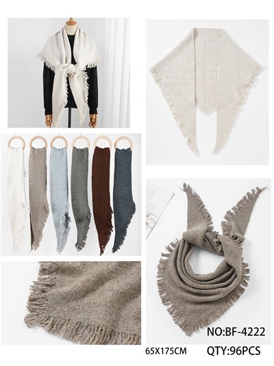 Chal triangular con flecos 2