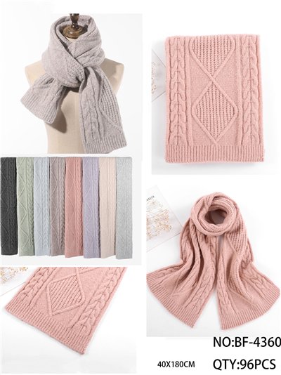 Soft cable‑knit scarf 2