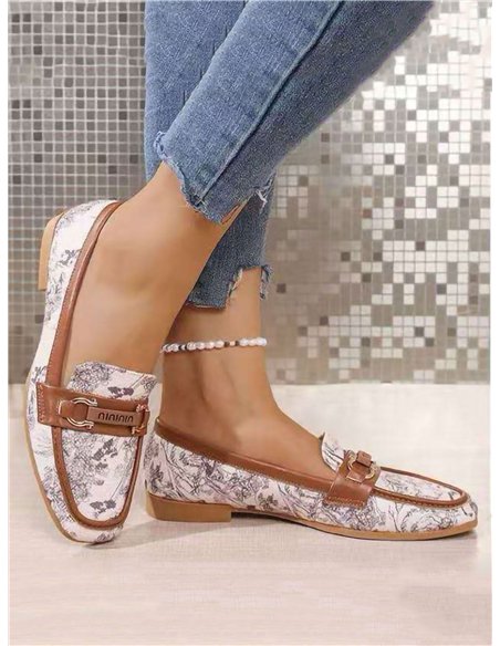 Mocasín detalle metálico