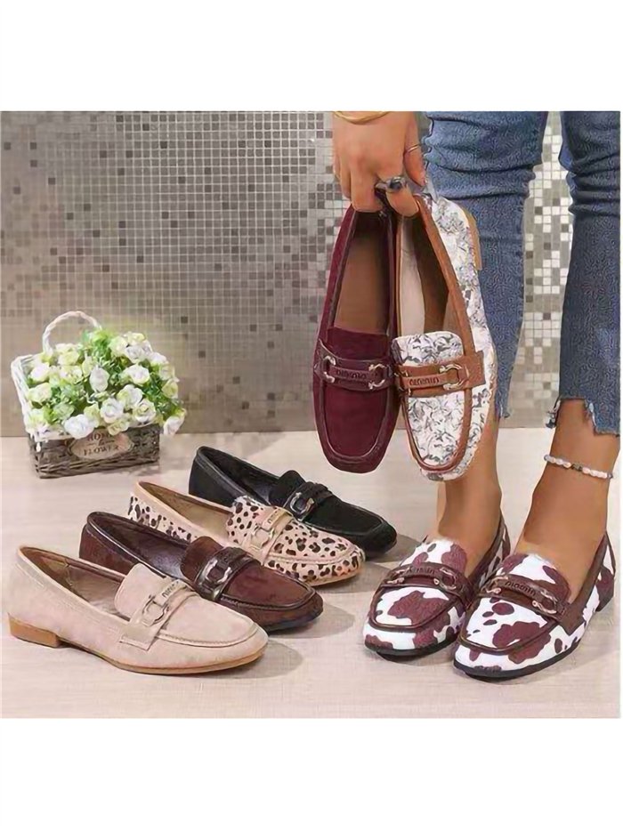 Mocasín detalle metálico