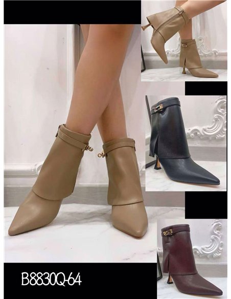 Botín de tacón fino con vuelta